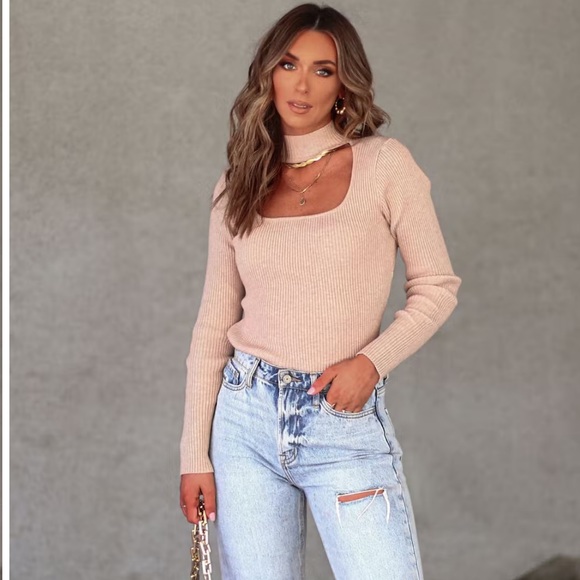 Brand New VICI sweater - Picture 2 of 3